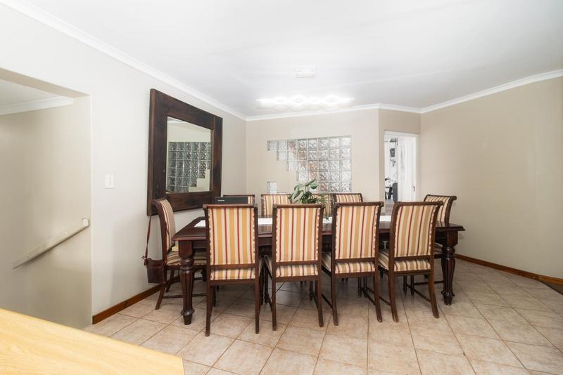 5 Bedroom Property for Sale in Vredekloof Western Cape